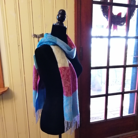 Vintage Lord&Taylor Cashmere/Silk Blend Scarf - Picture 3 of 6